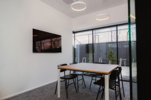 Sejna soba za sestanke v MP hub coworking Ljubljana